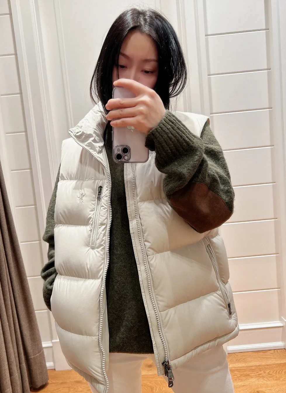 25118 # Gray Apricot Consultation Picture P460